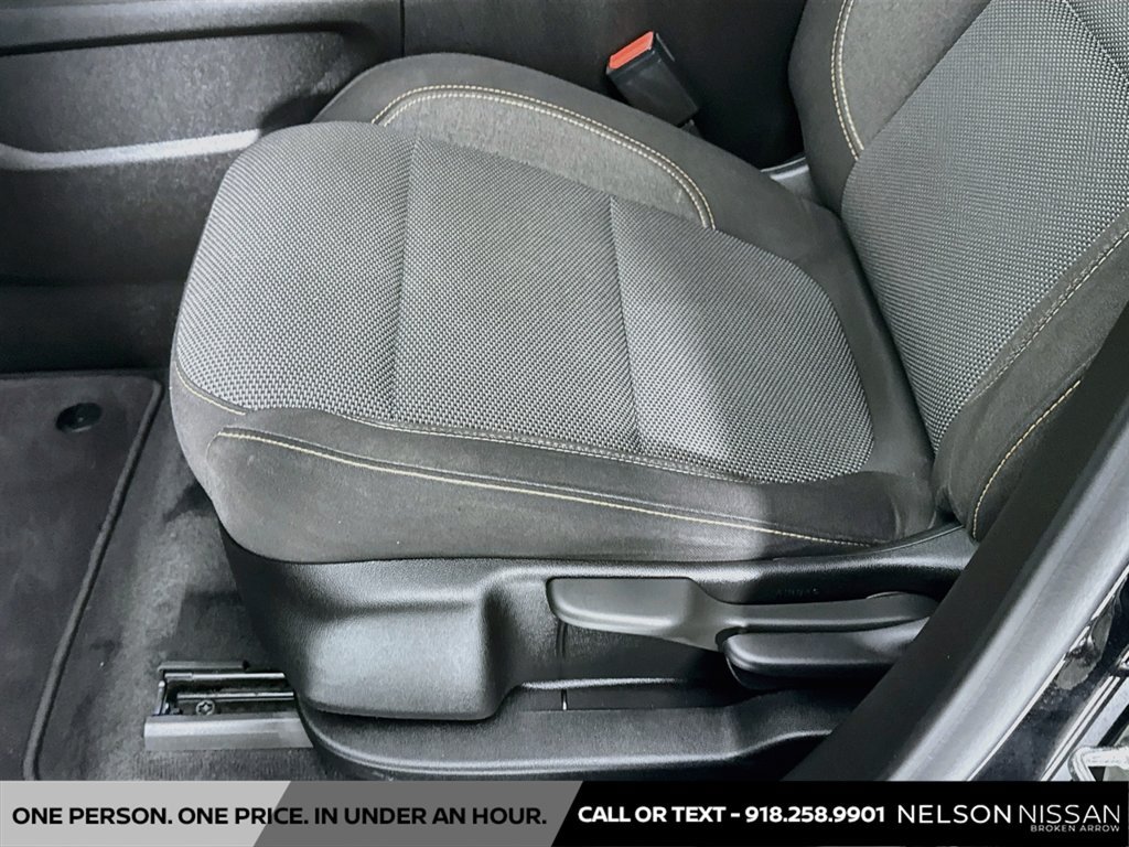 Used 2021 Chevrolet Traverse LS w/ LPO, Blackout Package FWD image 18