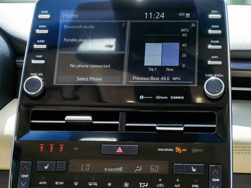 Certified 2021 Toyota Avalon XLE FWD image 29