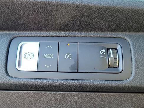 Certified 2025 Chevrolet Traverse LT FWD image 26
