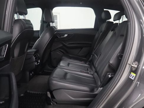 Used 2018 Audi Q7 3.0T Prestige w/ Prestige Package AWD/4WD image 18