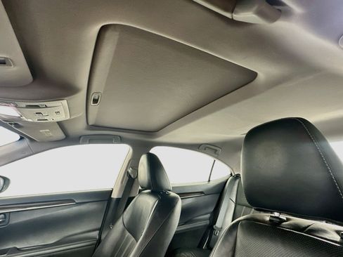 Used 2017 Lexus ES 300h FWD image 26
