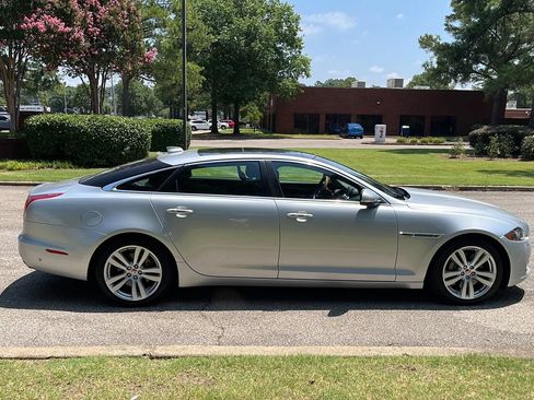 Used 2019 Jaguar XJ AWD image 6