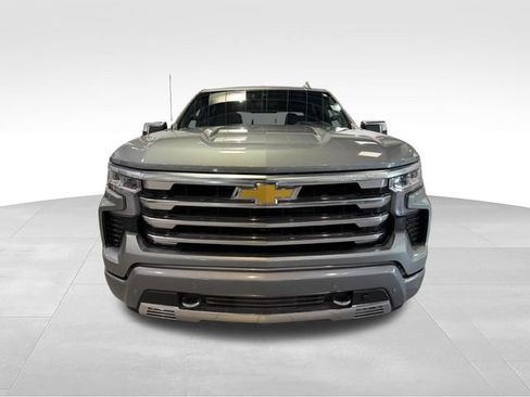 Used 2025 Chevrolet Silverado 1500 High Country RWD image 2