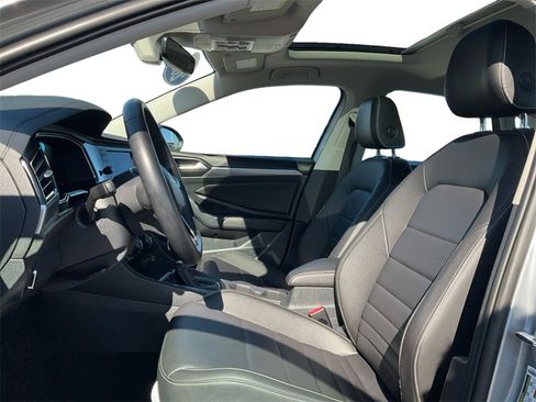 Used 2024 Volkswagen Jetta SE image 23