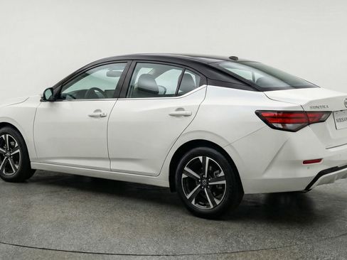 Used 2025 Nissan Sentra SV image 6