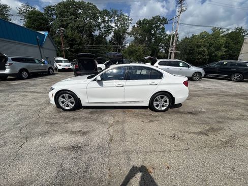 Used 2017 BMW 330i xDrive Sedan AWD/4WD image 4