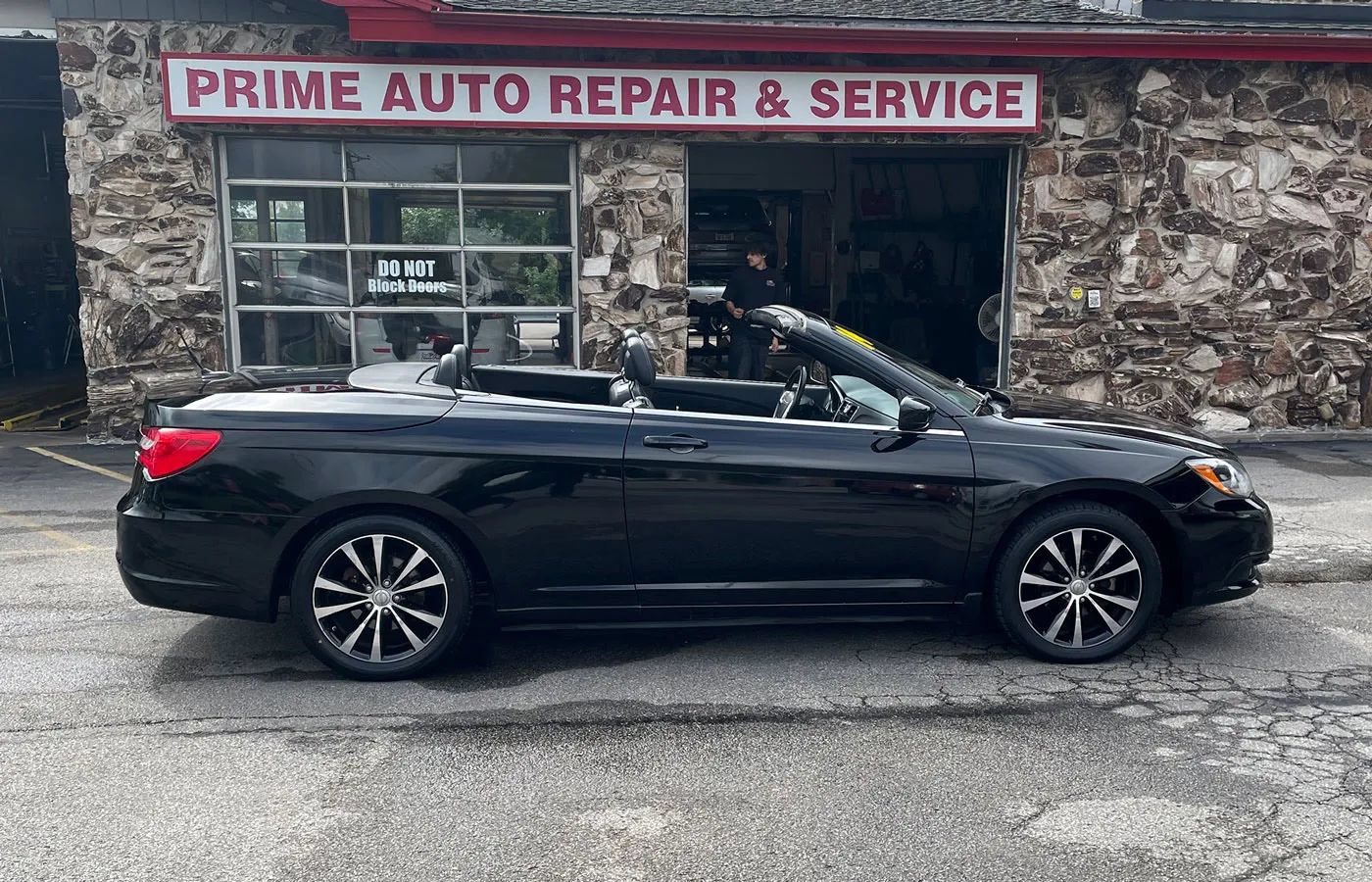 Used 2014 Chrysler 200 S FWD image 15