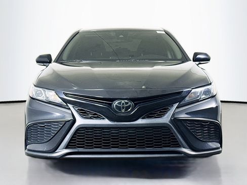 Used 2023 Toyota Camry SE FWD image 2