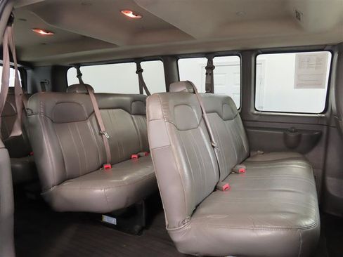 Used 2022 Chevrolet Express 3500 LS RWD image 25