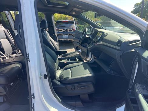 Used 2024 Honda Odyssey Sport image 17