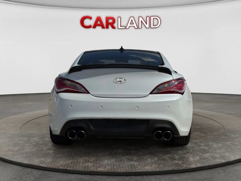 Used 2014 Hyundai Genesis 2.0T RWD image 4
