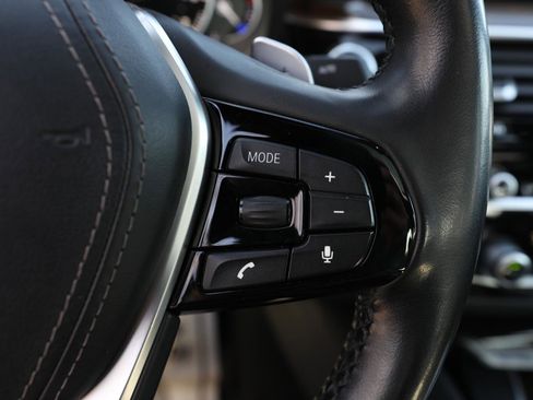 Used 2018 BMW 530i xDrive w/ Premium Package image 24