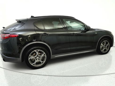 Used 2022 Alfa Romeo Stelvio Ti w/ Active Assist Plus Package AWD/4WD image 7