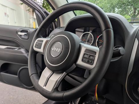 Used 2016 Jeep Compass Latitude AWD/4WD image 15