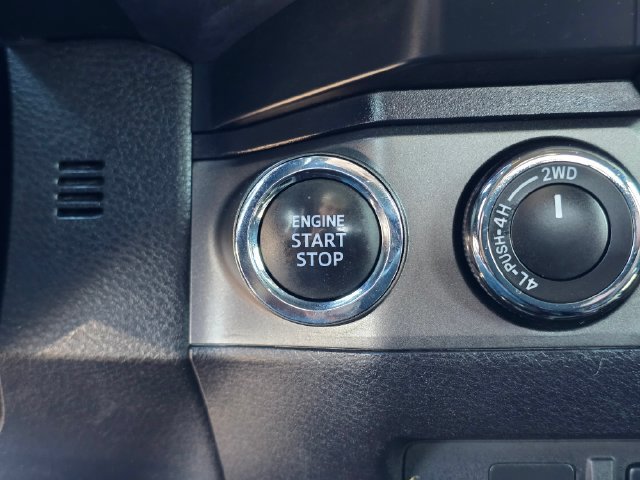 Used 2022 Toyota Tacoma TRD Off-Road AWD/4WD image 33