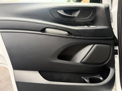 Used 2020 Mercedes-Benz Metris image 11