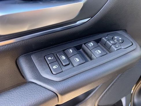 New 2026 RAM 1500 4x4 Crew Cab image 13