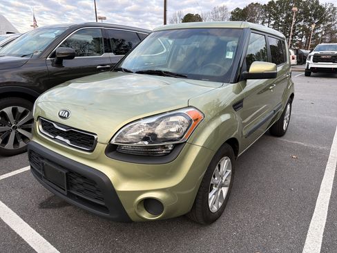 Used 2013 Kia Soul + image 3