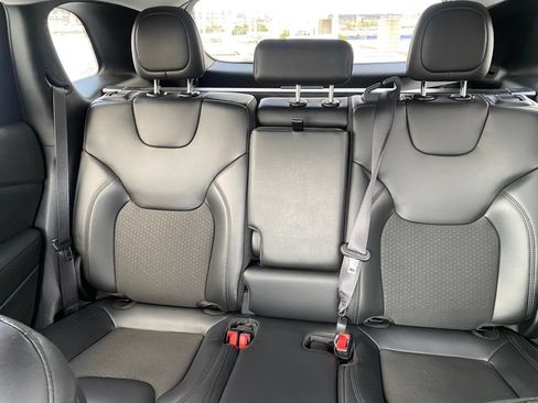 Used 2020 Jeep Cherokee Latitude Plus AWD/4WD image 18