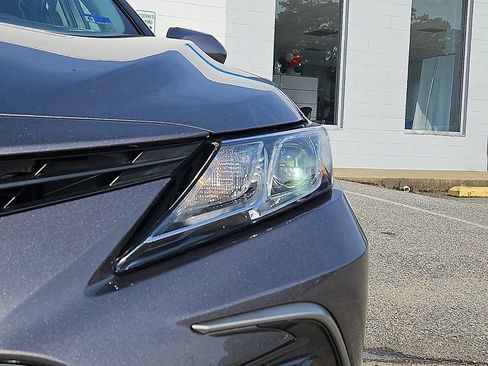 Used 2022 Toyota Camry LE FWD image 9