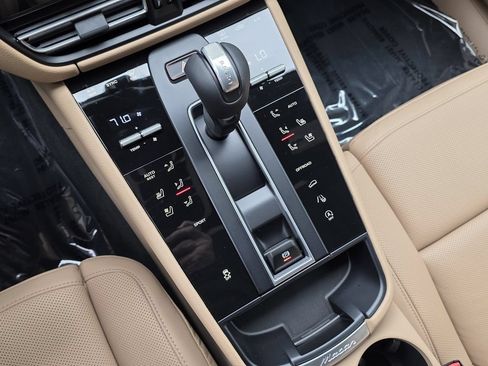 New 2026 Porsche Macan AWD/4WD image 21