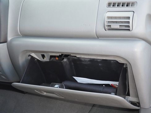 Used 2005 Ford F250 Lariat image 11