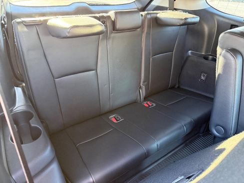 Used 2022 Toyota Highlander XLE image 10