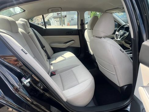 Used 2024 Nissan Altima 2.5 SV FWD image 28