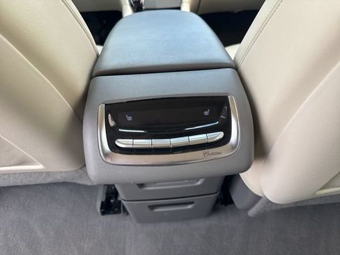 Used 2022 Cadillac XT6 Premium Luxury w/ Technology Package AWD/4WD image 23