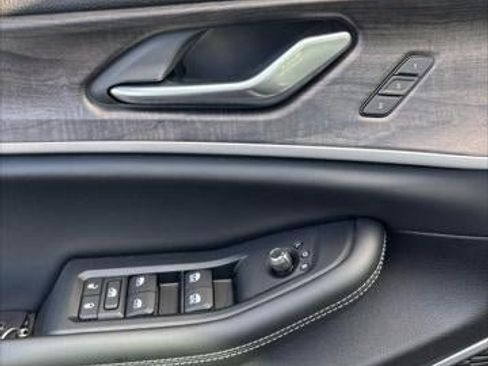 New 2026 Jeep Grand Cherokee L Limited image 38