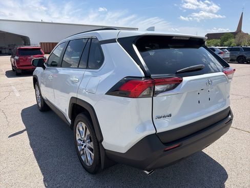 Used 2024 Toyota RAV4 XLE Premium image 7