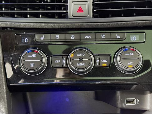 Used 2020 Volkswagen Jetta GLI Autobahn image 16