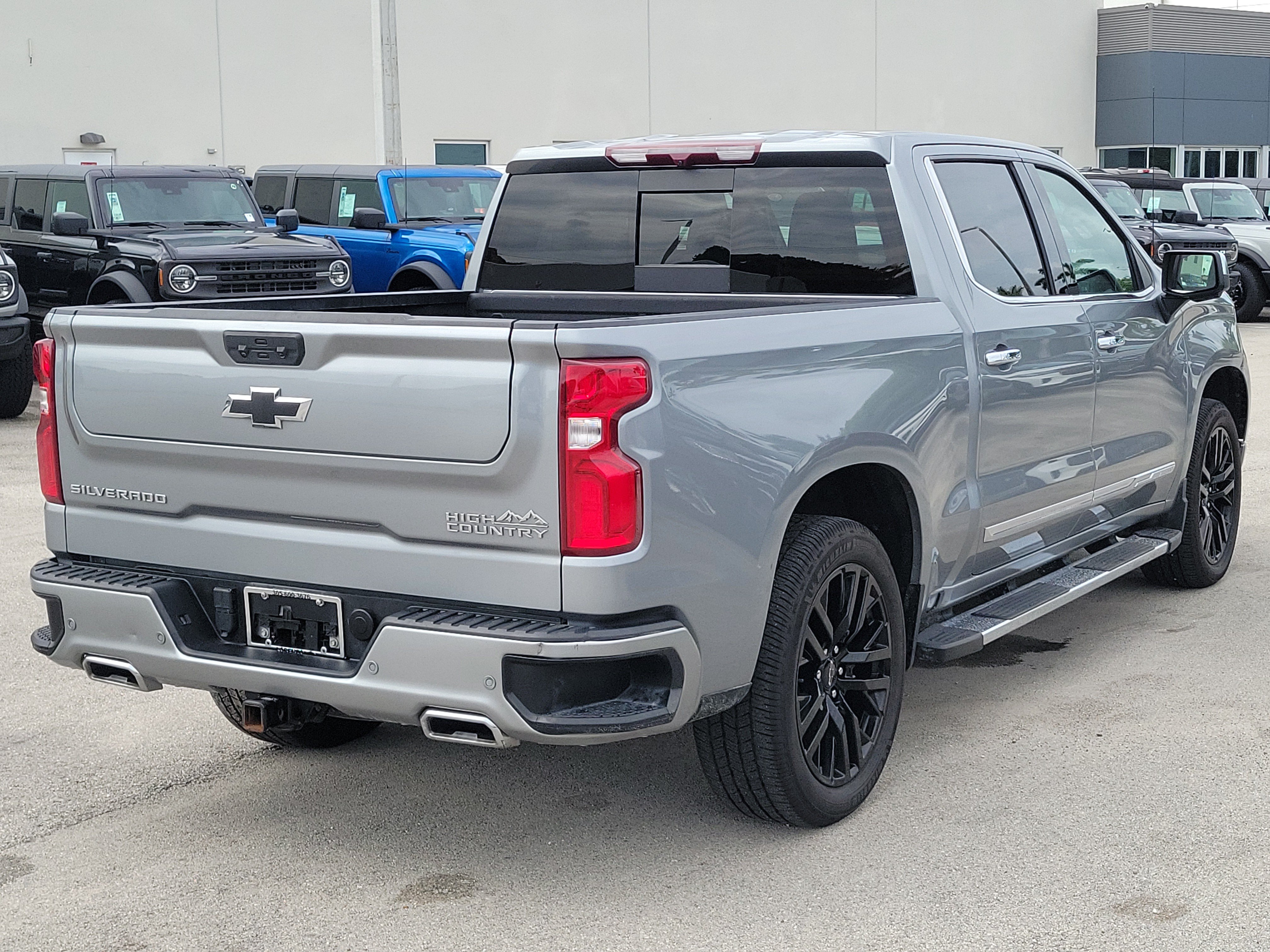 Used 2024 Chevrolet Silverado 1500 High Country AWD/4WD image 5