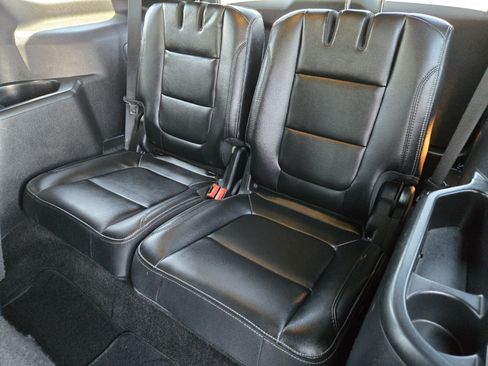 Used 2016 Ford Explorer Limited w/ Equipment Group 301A FWD image 11