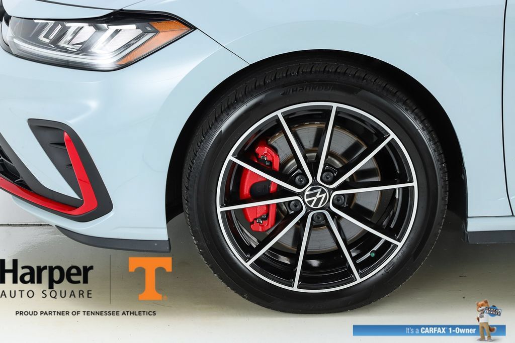 Used 2025 Volkswagen Jetta GLI Autobahn FWD image 5