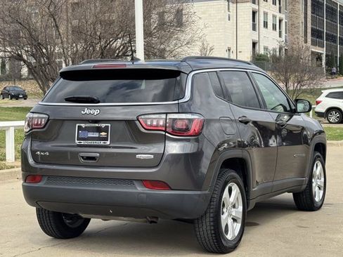 Used 2019 Jeep Compass Latitude w/ Popular Equipment Group image 5