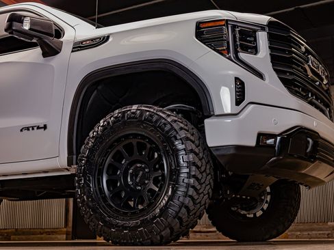 Used 2025 GMC Sierra 1500 AT4 w/ Technology Package image 16