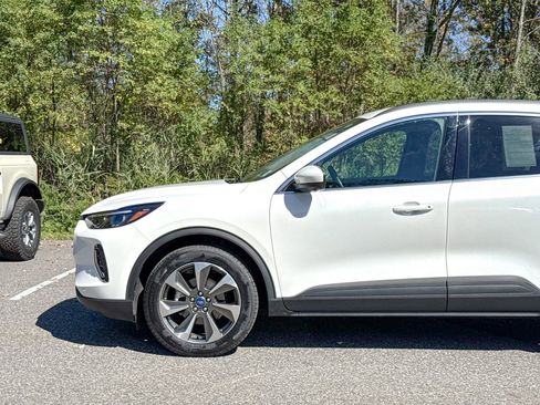 Certified 2023 Ford Escape Platinum image 9