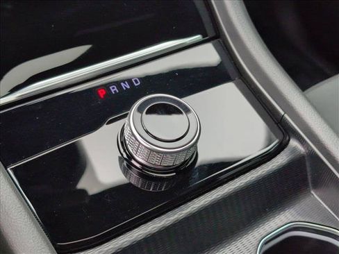 Used 2025 Jeep Grand Cherokee L Laredo RWD image 12