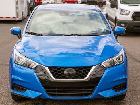 Used 2021 Nissan Versa SV FWD image 3