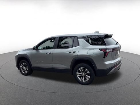 Used 2025 Chevrolet Equinox LT FWD image 10