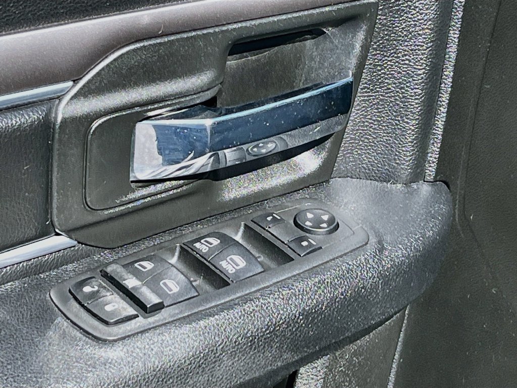 Used 2022 RAM 1500 Warlock AWD/4WD image 17