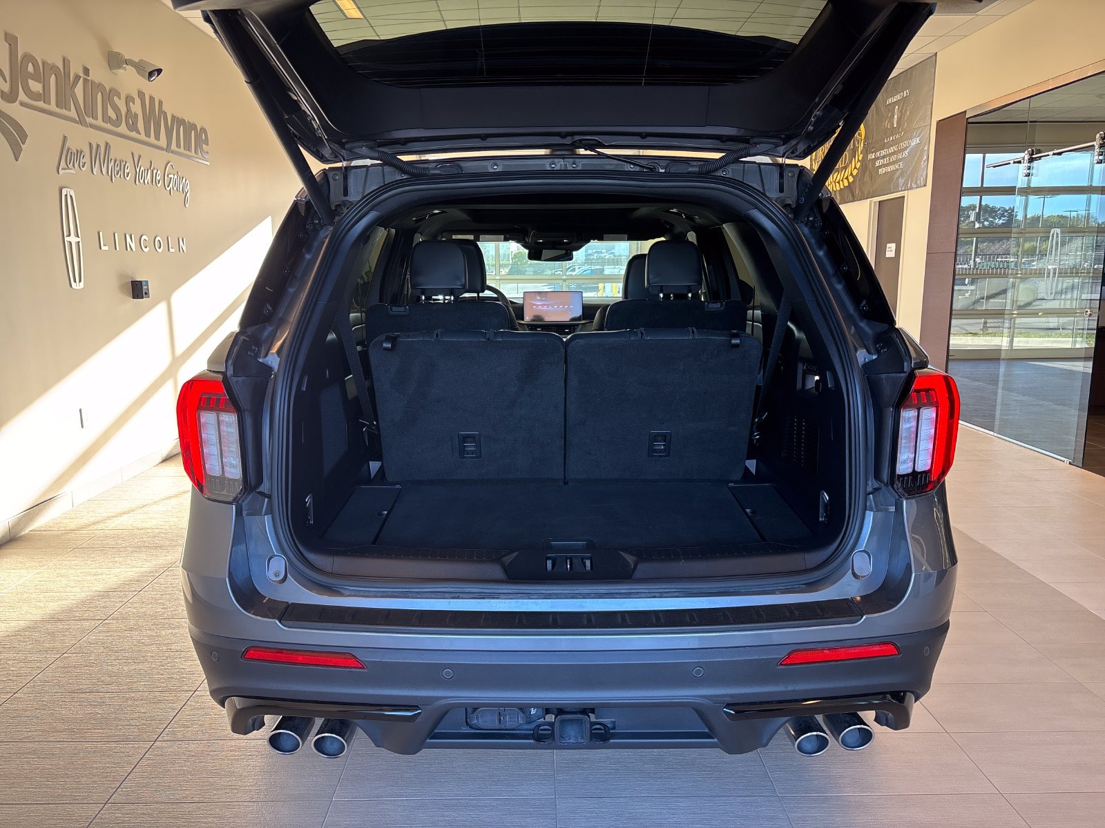Certified 2025 Ford Explorer ST AWD/4WD image 10