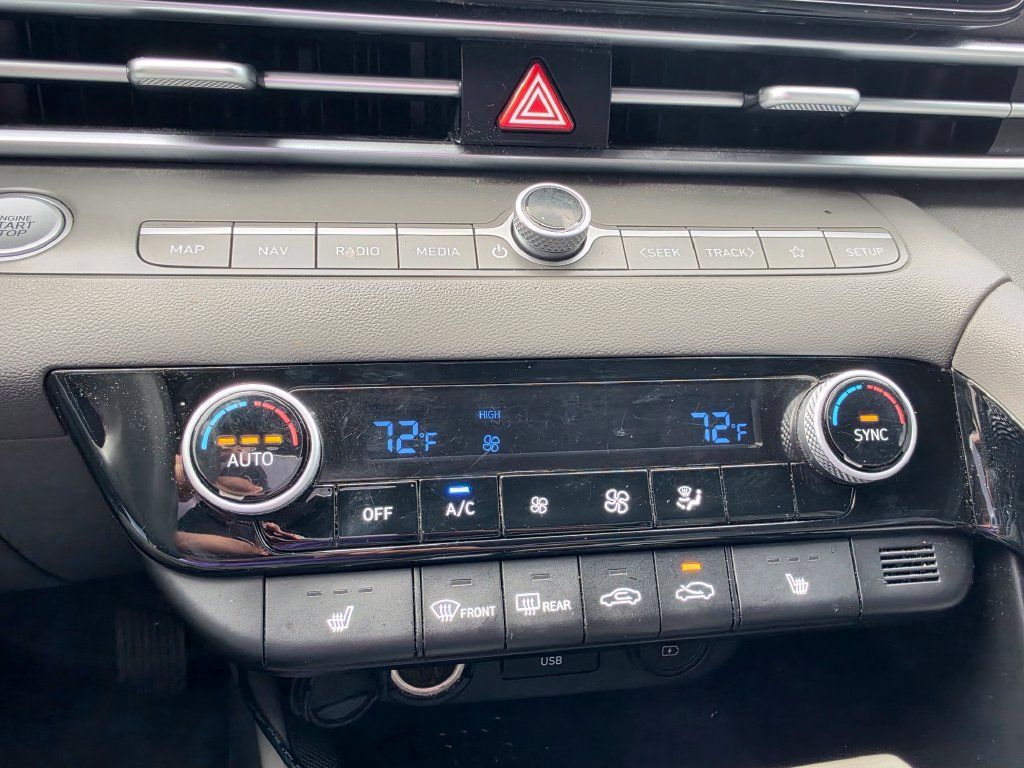 Used 2023 Hyundai Elantra SEL w/ Convenience Package FWD image 11