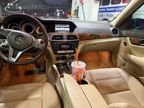 Used 2014 Mercedes-Benz C 300 4MATIC Sedan image 8