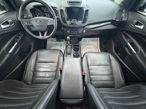 Used 2018 Ford Escape Titanium image 12