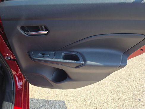 Used 2025 Nissan Versa SV w/ Trunk Package image 9