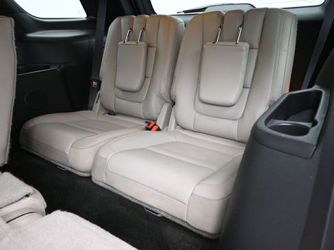 Used 2015 Ford Explorer XLT w/ Equipment Group 202A image 41