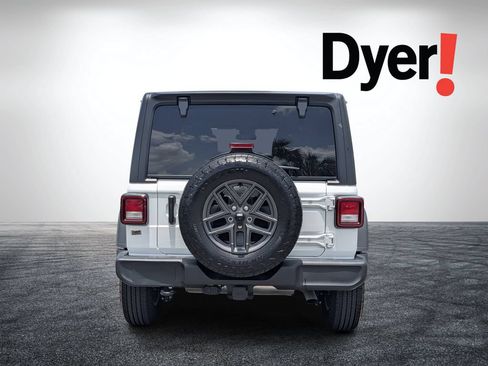 Used 2025 Jeep Wrangler Unlimited Sport AWD/4WD image 5