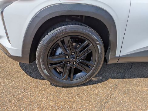 Used 2026 Chevrolet Trax ACTIV w/ Sunroof Package image 9